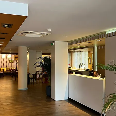 Greet Lourdes Centre Pyrenees Отель 3*